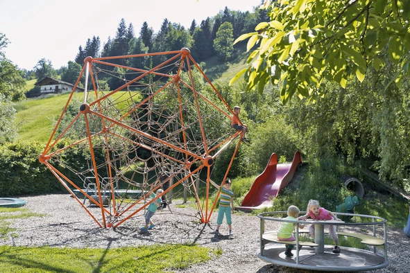 Kinderspielplatz - Natürlich HELL Camping & Aparthotel