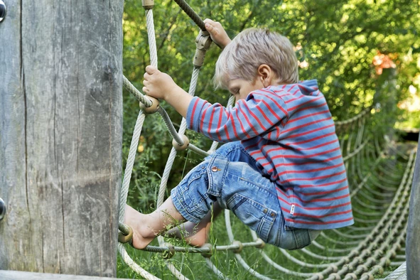 Kinderspielplatz - Natürlich HELL Camping & Aparthotel